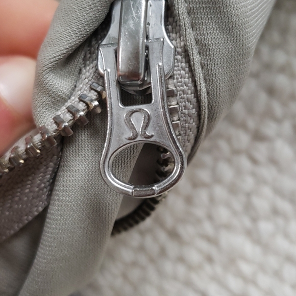 LULULEMON Club Bermuda shorts! - Picture 4 of 5